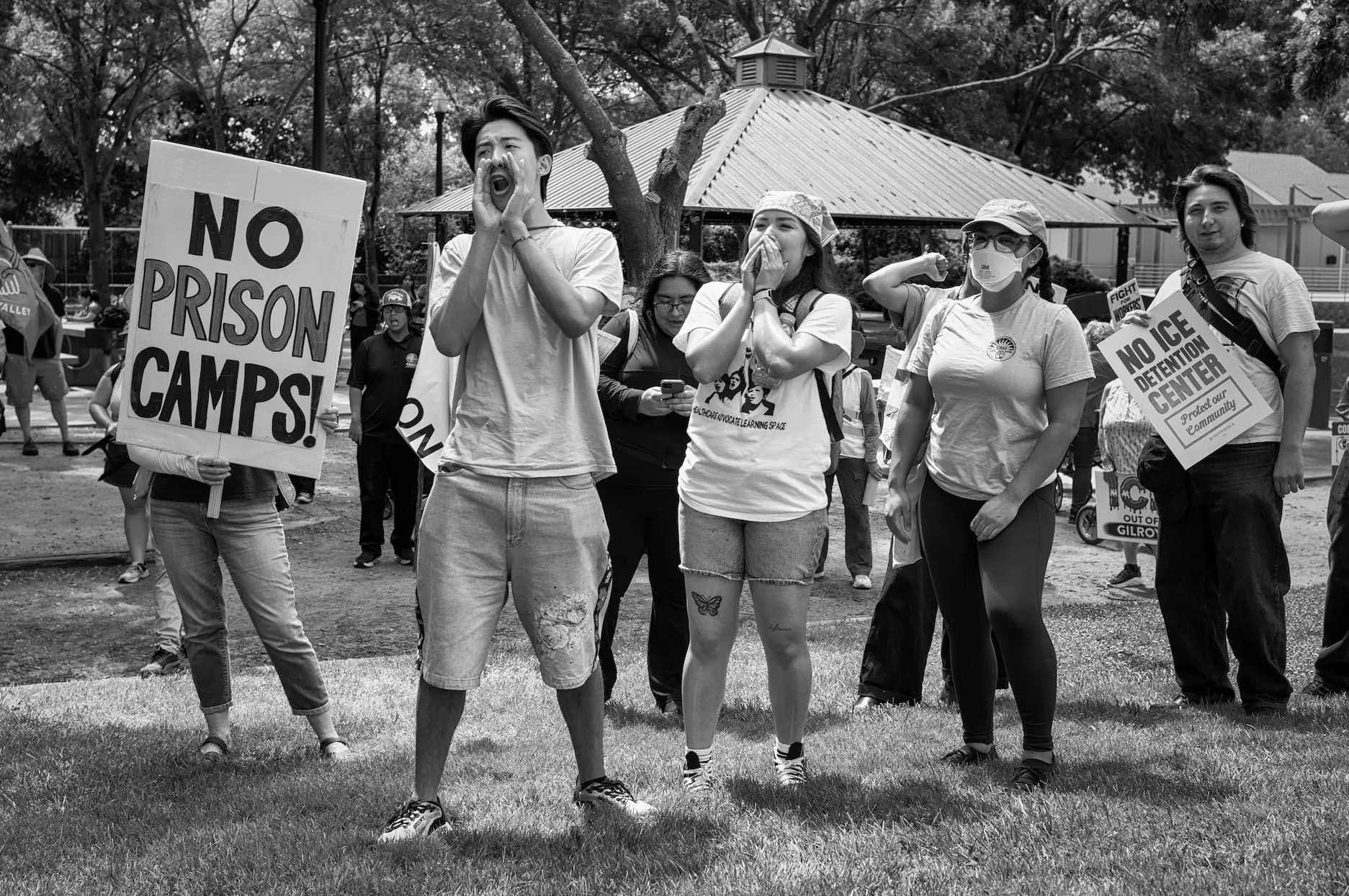 Manifestantes reunidos en el parque San Isidro,en Gilroy, California. 19 de Julio 2026. Manuel Ortiz / P360