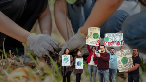 El silencio político en la crisis climática, es una realidad, sin embargo las comunidades siguen trabajando en unidad para hacerle frente, ante esto, expertos piden mantener la esperanza y optimismo.