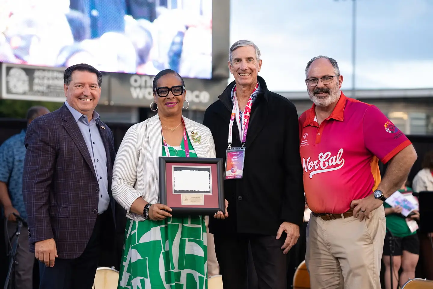 El condado de San Mateo recibió el primer premio al Voluntario del Año en las Olimpiadas Especiales, por ampliar las oportunidades para personas con discapacidades intelectuales y del desarrollo.