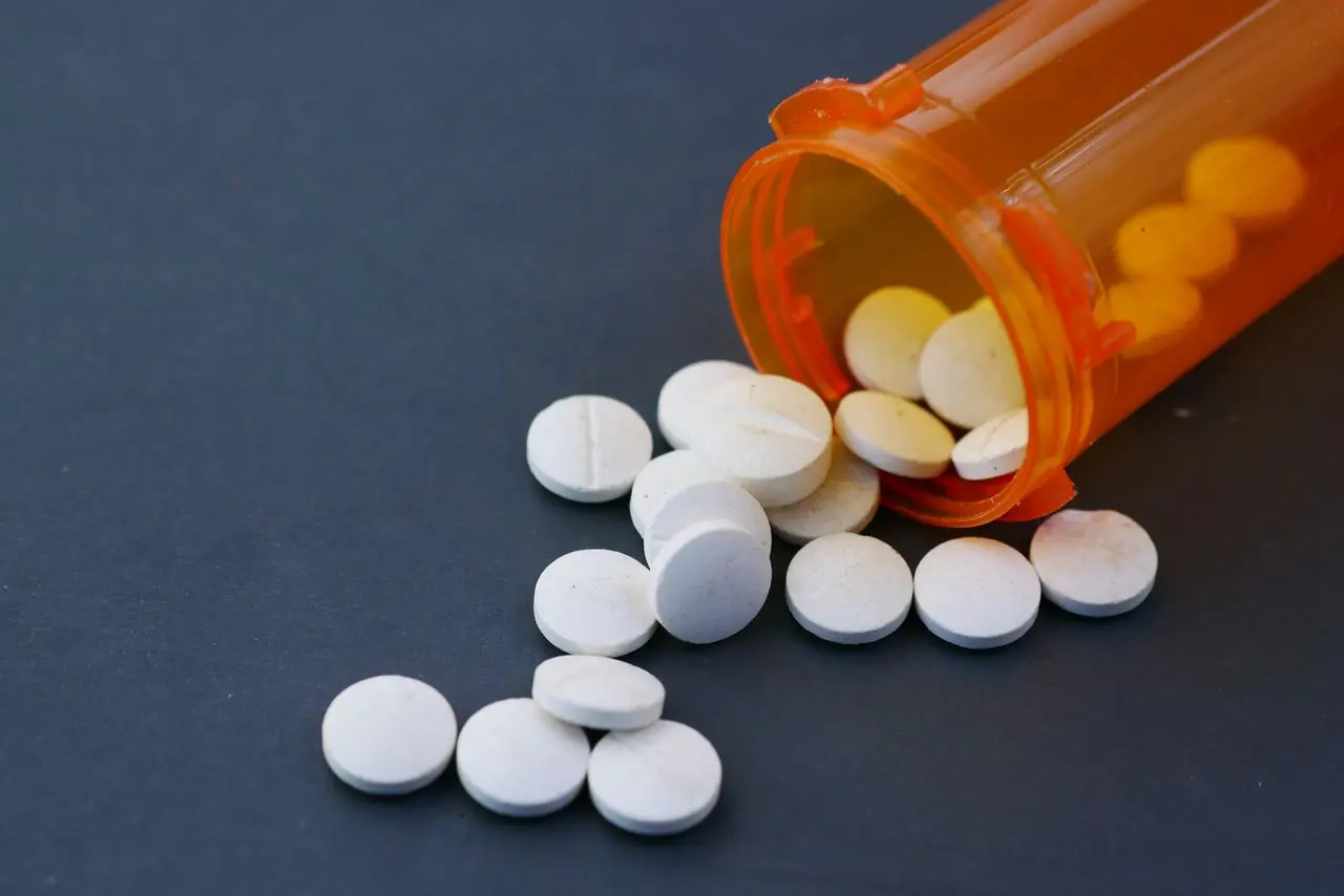Las personas en California que busquen tratamiento por adicción a opioides podrán recibir orientación confidencial y referencias médicas el mismo día mediante CA Bridge Connect