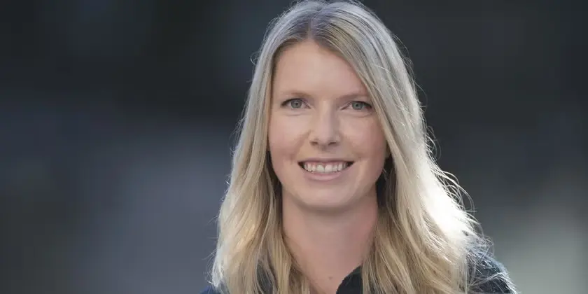 Hannah Ormshaw fue nombrada directora de Parques del condado de San Mateo, cargo desde el que encabezará la protección de los recursos naturales, la resiliencia ante incendios forestales y la accesibilidad a estos espacios públicos.