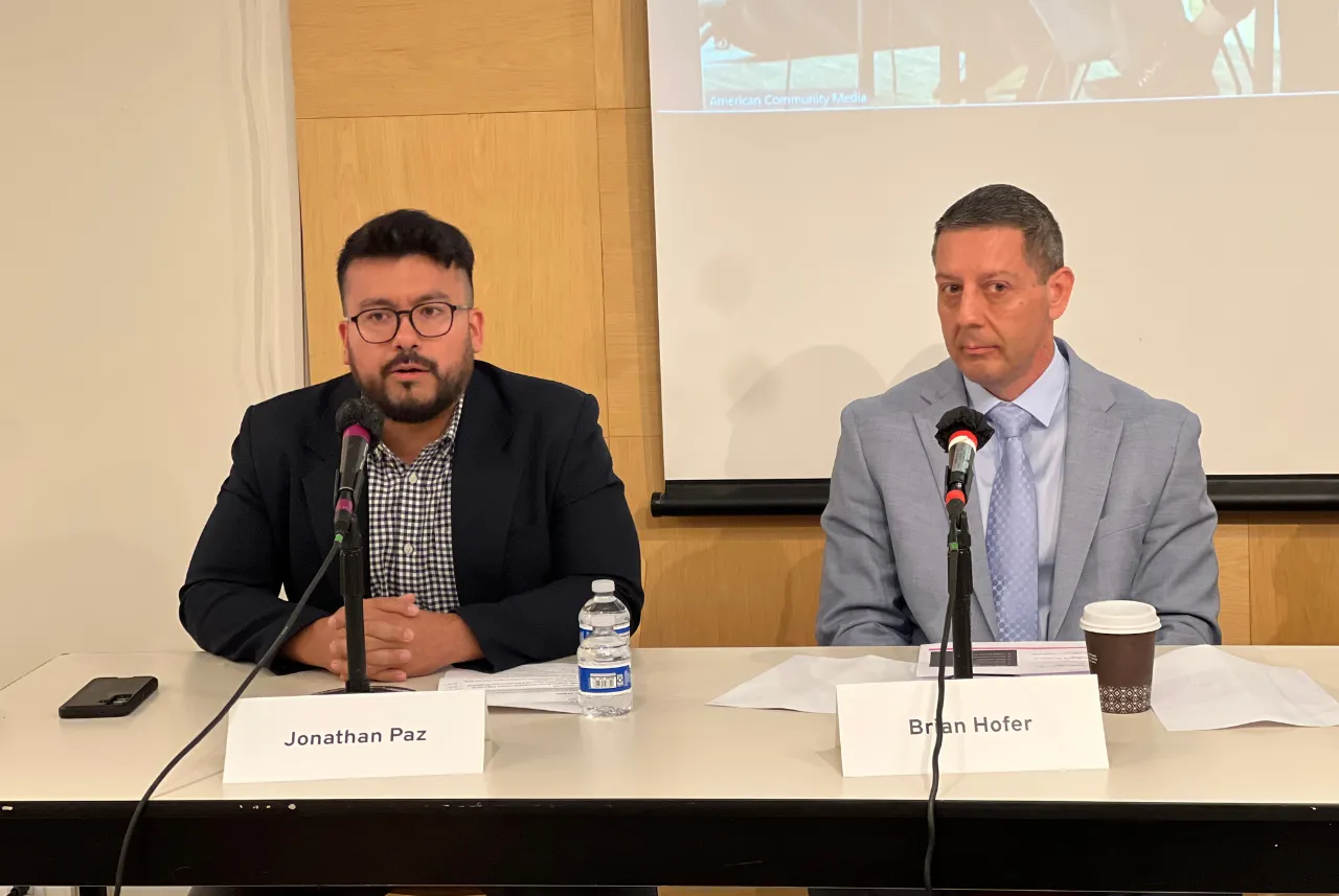 Jonathan Paz, ex trabajador de Flock y ex candidato al Congreso; Brian Hofer, director ejecutivo de Secure Justice.