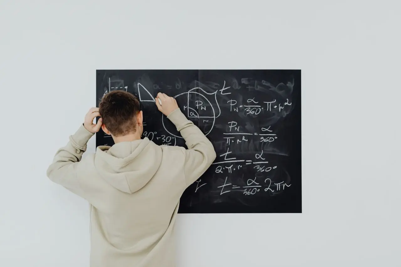 Más de uno de cada tres estudiantes de 15 años en Estados Unidos no alcanza el nivel básico en matemáticas, de acuerdo con los resultados de la prueba PISA 2025 publicados el 8 de septiembre.