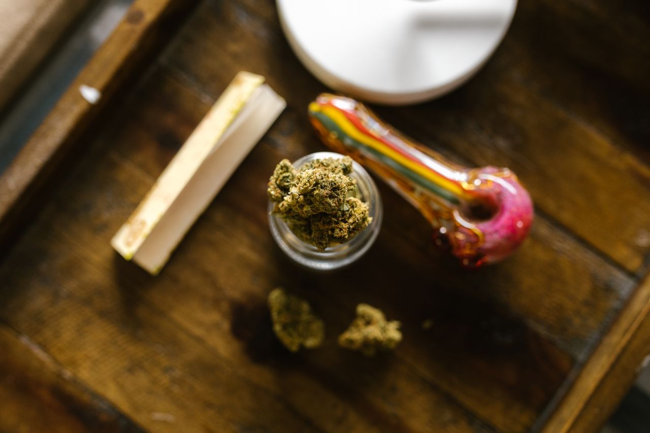 California endurecerá las normas para impedir que la publicidad, las etiquetas y los empaques de cannabis utilicen caricaturas, imágenes de dulces u otros elementos capaces de atraer a menores de 21 años.