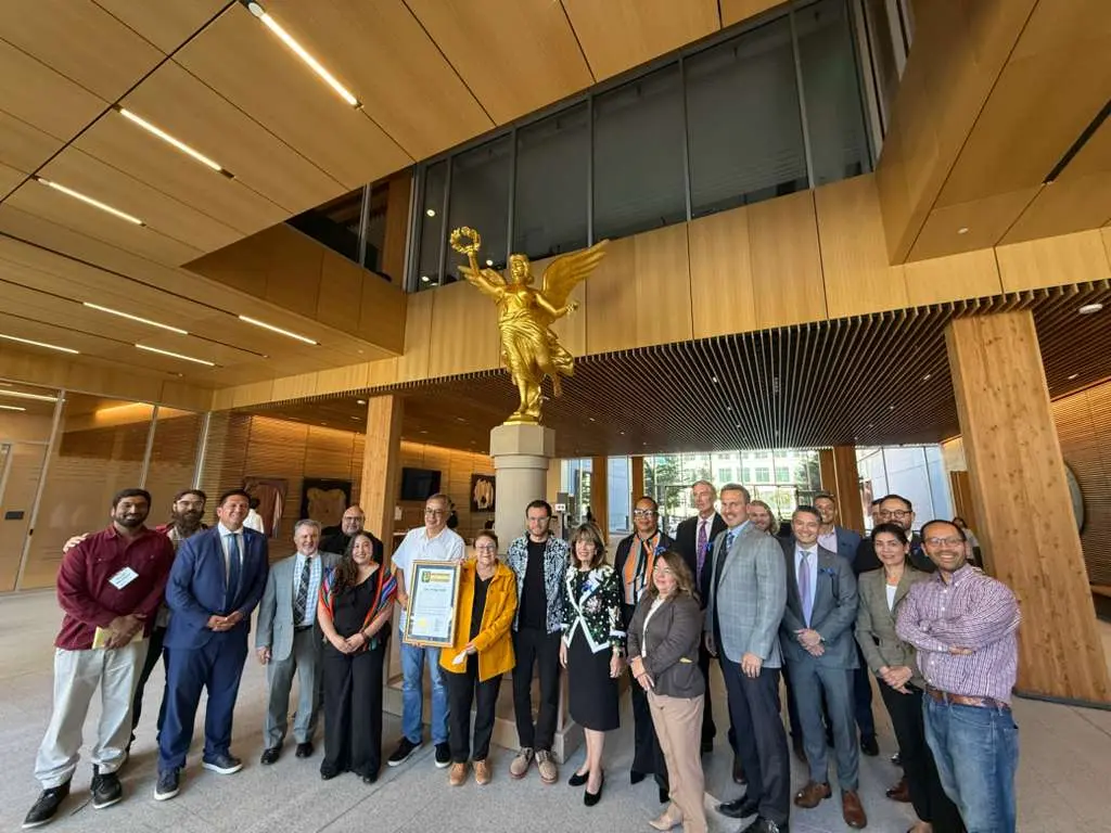 Casa Círculo Cultural y el Latino Community Council of Redwood City reciben la proclamación del Mes de la Herencia Hispana en el Condado de San Mateo