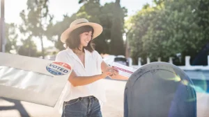 Voto por correo en Estados Unidos esta presente para las elecciones del 3 de noviembre, los votantes pueden estar tranquilos ante la desinformación, pues los expertos aseguran que es confiable y seguro ejercer el voto por correo. 