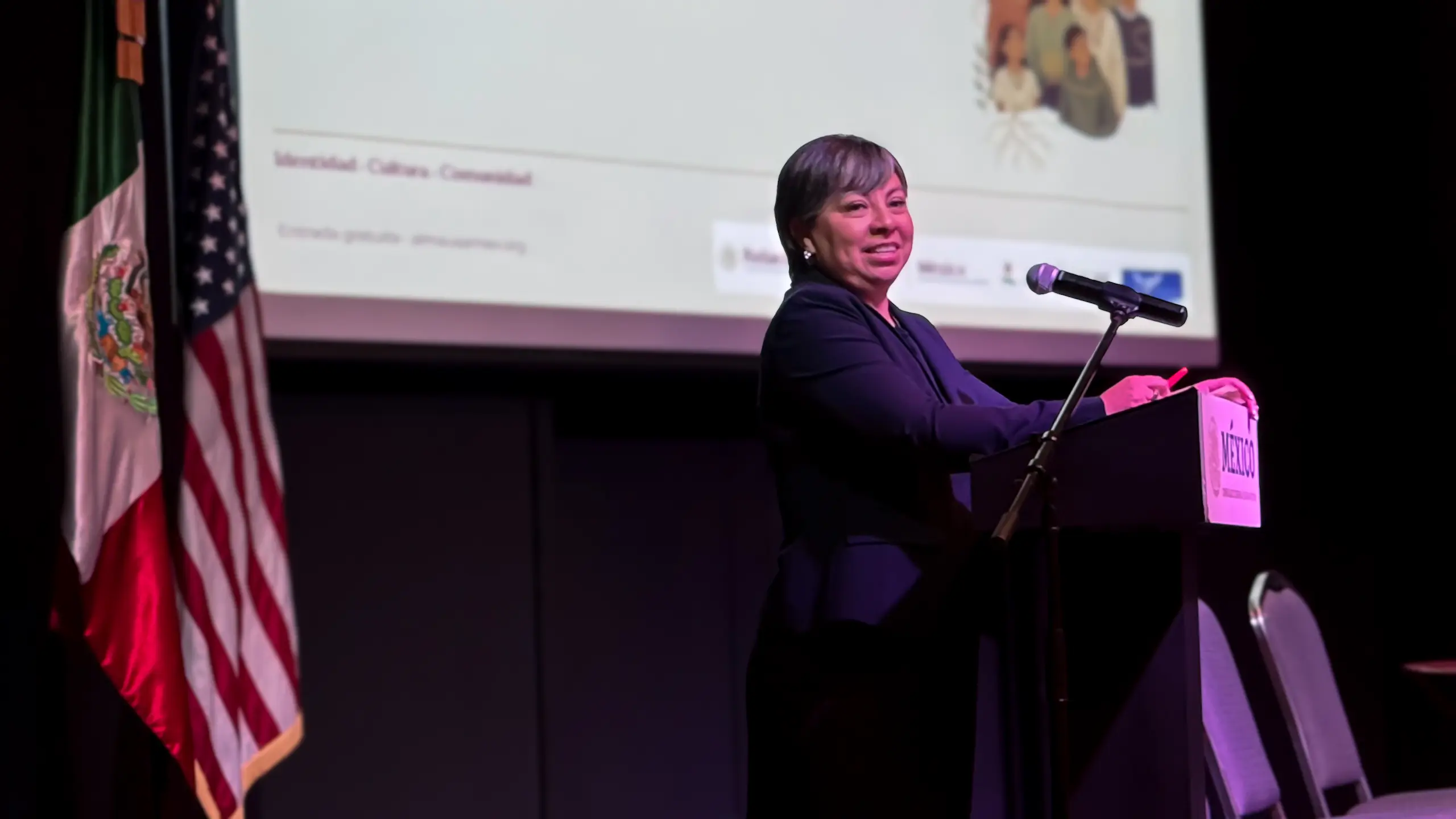 Nora Preciado, cofundadora y codirectora ejecutiva de MAPA, señaló que las políticas relacionadas con las comunidades binacionales deben construirse escuchando a quienes experimentan diariamente la migración, el idioma y la pertenencia a dos sociedades.
